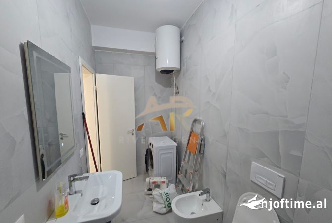 Shtepi me qera Apartament ne Tirane, 1+1, Mobilimi E mobiluar, Pagesa 40,000  Leke.