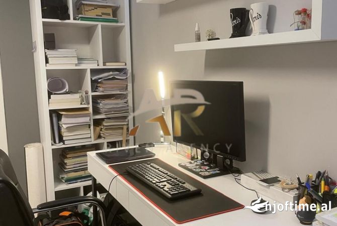 Shtepi ne shitje Apartament ne Tirane, 3+1, Mobilimi E mobiluar, Pagesa 180,000  Euro.