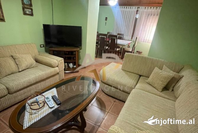 Shtepi me qera 2+1 ne Tirane - 50,000 Leke