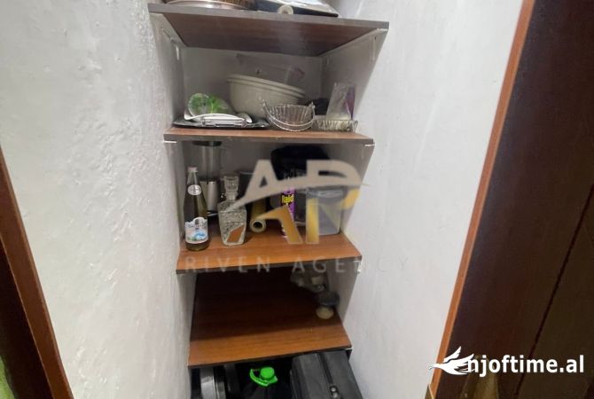 Shtepi me qera Apartament ne Tirane, 2+1, Mobilimi E mobiluar, Pagesa 50,000  Leke.