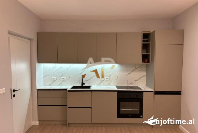 Shtepi me qera 2+1 ne Tirane - 70,000 Leke