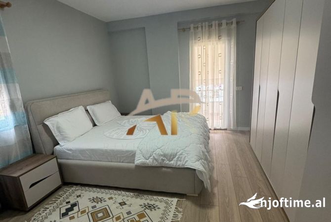 Shtepi me qera Apartament ne Tirane, 2+1, Mobilimi E mobiluar, Pagesa 500  Euro.
