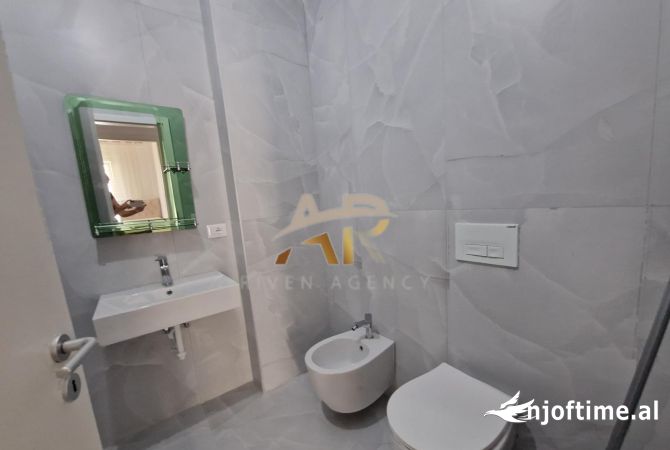 Shtepi me qera Apartament ne Tirane, 2+1, Mobilimi E mobiluar, Pagesa 550  Euro.