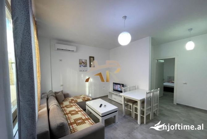 Shtepi me qera 1+1 ne Tirane - 30,000 Leke