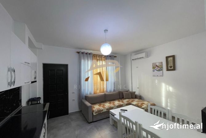 Shtepi me qera 1+1 ne Tirane - 30,000 Leke
