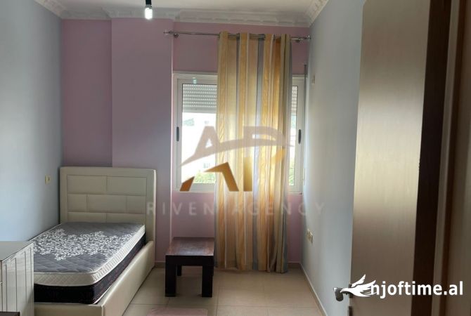 Shtepi me qera Apartament ne Tirane, 2+1, Mobilimi E mobiluar, Pagesa 350  Euro.
