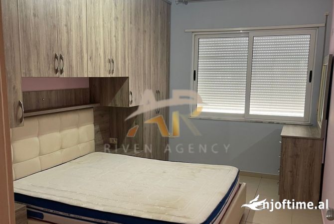 Shtepi me qera Apartament ne Tirane, 2+1, Mobilimi E mobiluar, Pagesa 350  Euro.