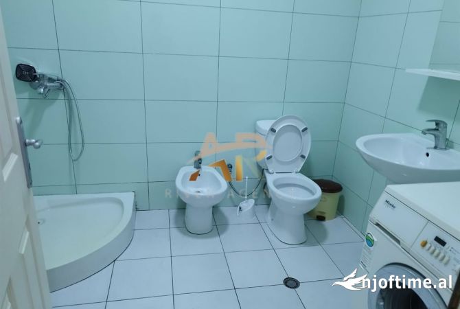 Shtepi me qera Apartament ne Tirane, 2+1, Mobilimi E mobiluar, Pagesa 38,000  Leke.