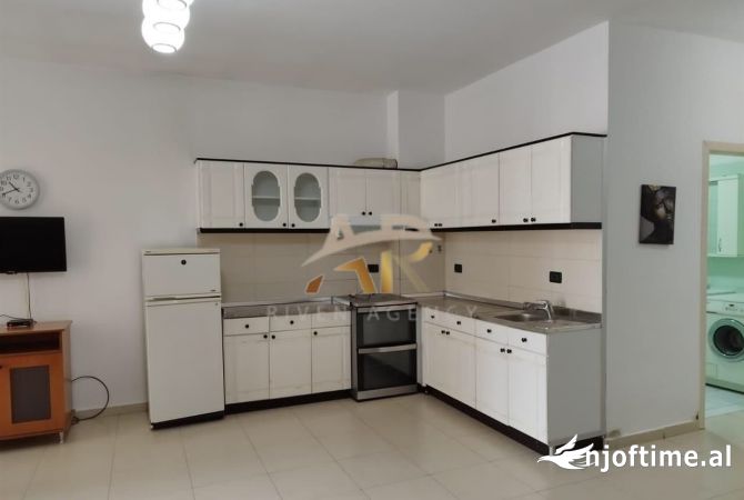 Shtepi me qera 2+1 ne Tirane - 38,000 Leke