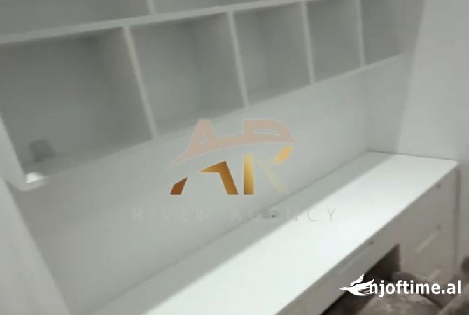 Shtepi me qera Apartament ne Tirane, 2+1, Mobilimi E mobiluar, Pagesa 900  Euro.