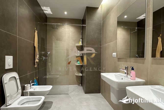 Shtepi me qera Apartament ne Tirane, 2+1, Mobilimi E mobiluar, Pagesa 900  Euro.