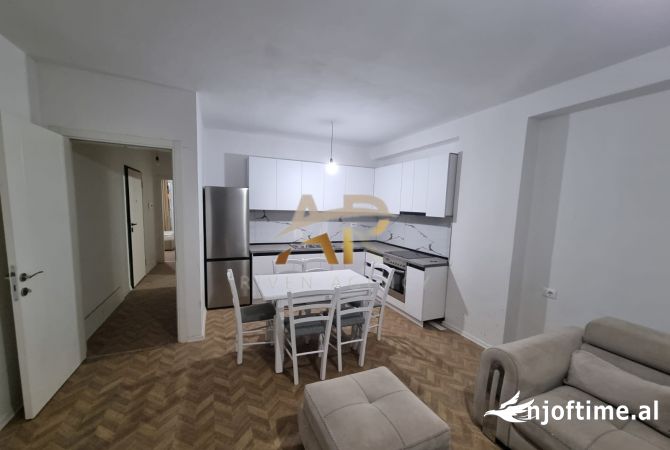 Shtepi me qera 2+1 ne Tirane - 650 Euro
