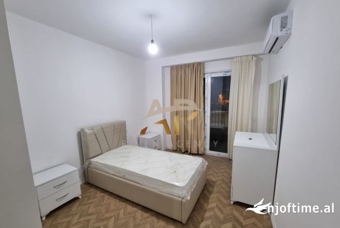 Shtepi me qera Apartament ne Tirane, 2+1, Mobilimi E mobiluar, Pagesa 650  Euro.