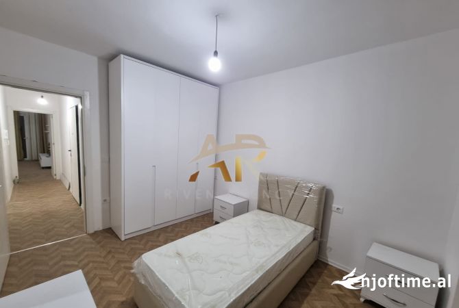 Shtepi me qera Apartament ne Tirane, 2+1, Mobilimi E mobiluar, Pagesa 650  Euro.