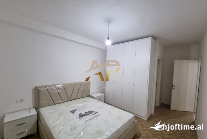 Shtepi me qera Apartament ne Tirane, 2+1, Mobilimi E mobiluar, Pagesa 650  Euro.