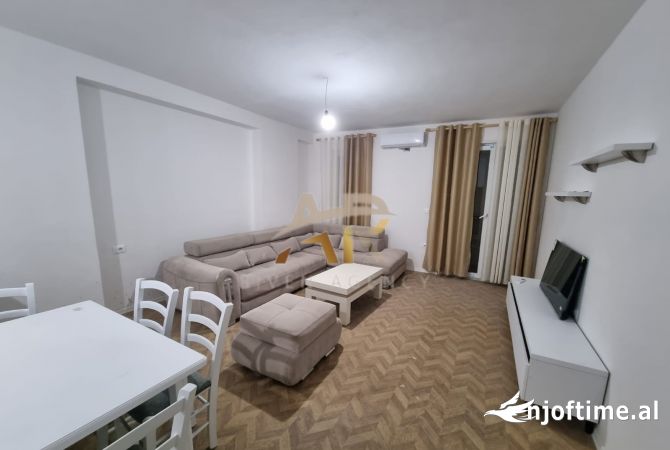 Shtepi me qera 2+1 ne Tirane - 650 Euro