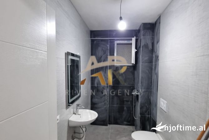 Shtepi me qera Apartament ne Tirane, 2+1, Mobilimi E mobiluar, Pagesa 650  Euro.