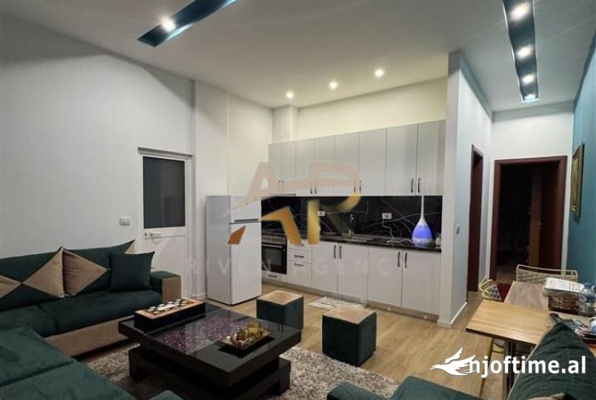 Shtepi me qera 2+1 ne Tirane - 42,000 Leke