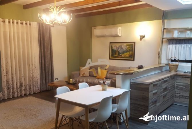 Shtepi me qera Apartament ne Tirane, 2+1, Mobilimi E mobiluar, Pagesa 680  Euro.