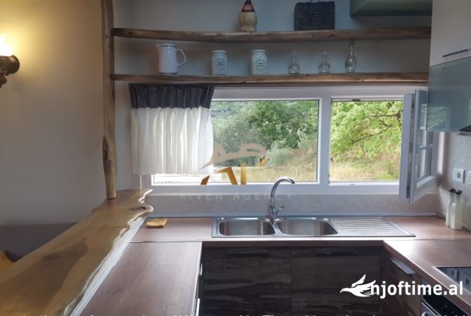 Shtepi me qera 2+1 ne Tirane - 680 Euro