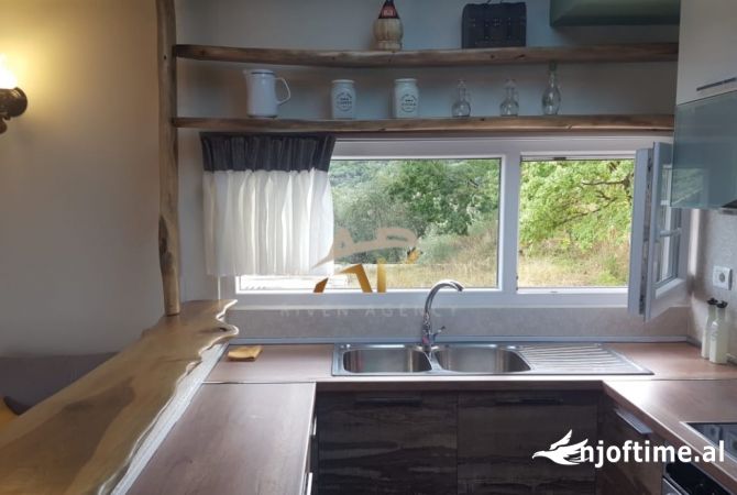 Shtepi me qera 2+1 ne Tirane - 680 Euro