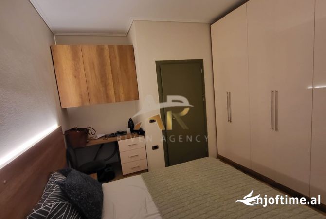 Shtepi me qera Apartament ne Tirane, 1+1, Mobilimi E mobiluar, Pagesa 50,000  Leke.