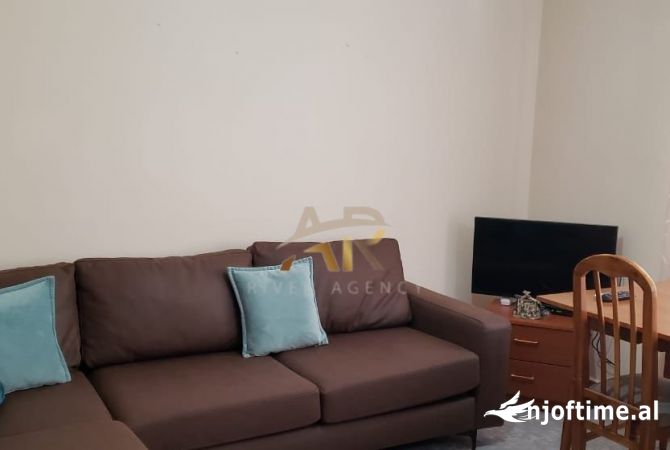 Shtepi me qera 2+1 ne Tirane - 40,000 Leke