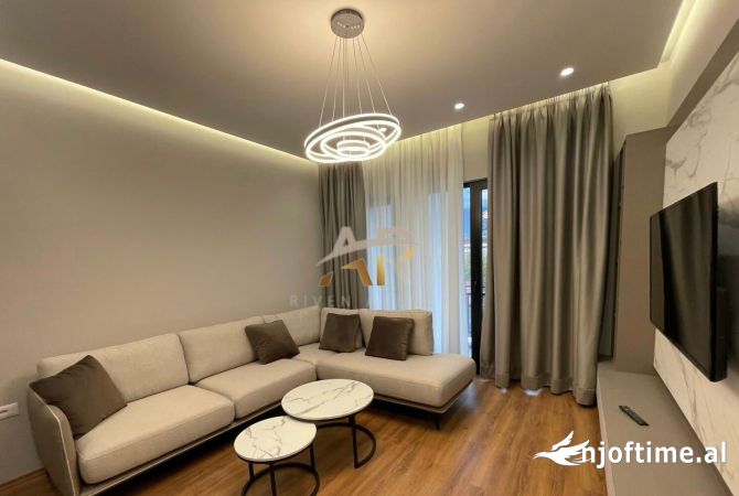 Shtepi me qera 2+1 ne Tirane - 830 Euro