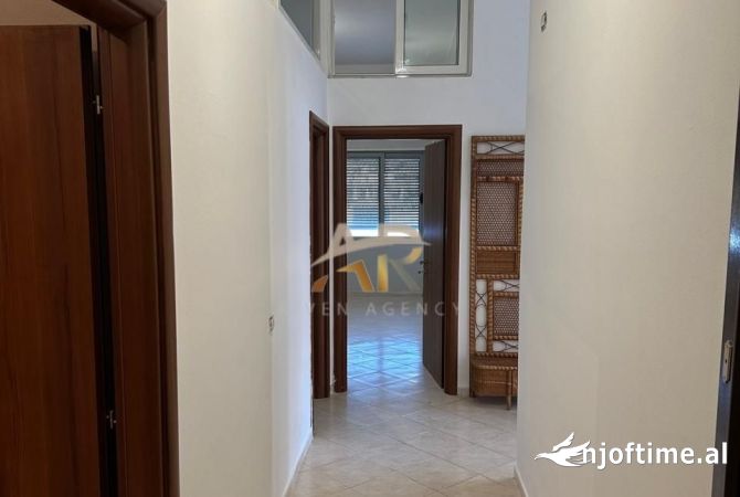 Shtepi me qera 2+1 ne Tirane - 35,000 Leke