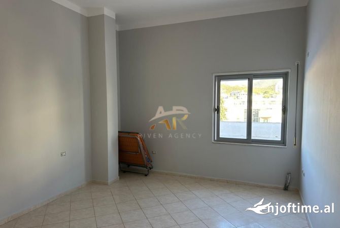 Shtepi me qera Apartament ne Tirane, 2+1, Mobilimi E mobiluar, Pagesa 35,000  Leke.