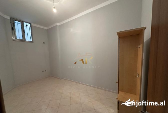 Shtepi me qera Apartament ne Tirane, 2+1, Mobilimi E mobiluar, Pagesa 35,000  Leke.