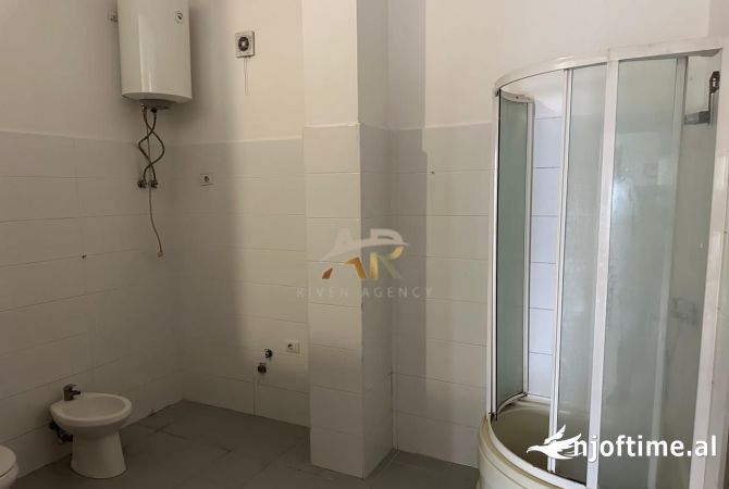 Shtepi me qera Apartament ne Tirane, 2+1, Mobilimi E mobiluar, Pagesa 35,000  Leke.