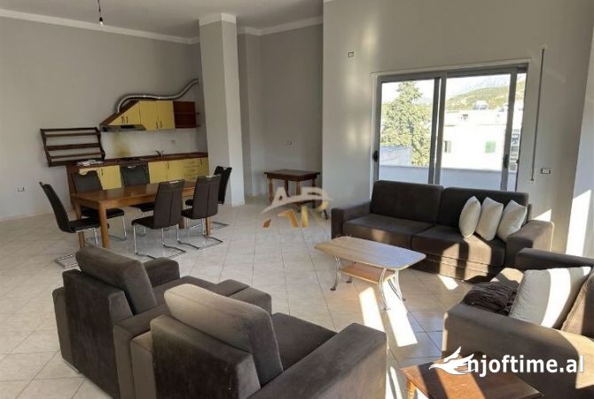 Shtepi me qera 2+1 ne Tirane - 35,000 Leke