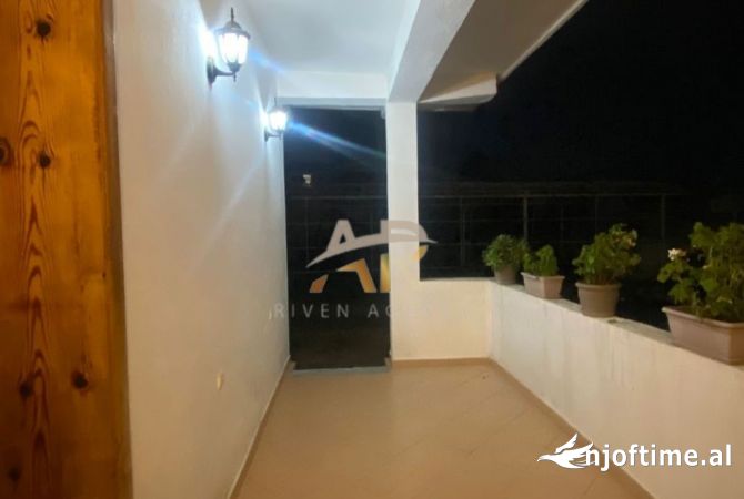 Shtepi me qera Apartament ne Tirane, 1+1, Mobilimi E mobiluar, Pagesa 30,000  Leke.