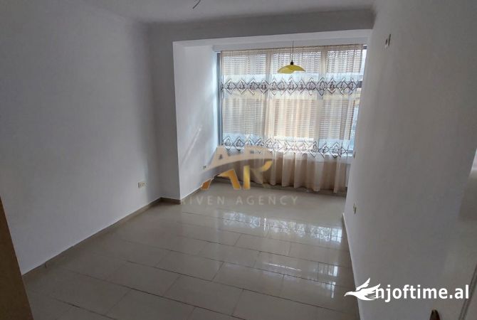 Shtepi ne shitje Apartament ne Tirane, 2+1, Mobilimi E mobiluar, Pagesa 188,000  Euro.