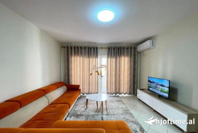 Shtepi me qera 2+1 ne Tirane - 550 Euro