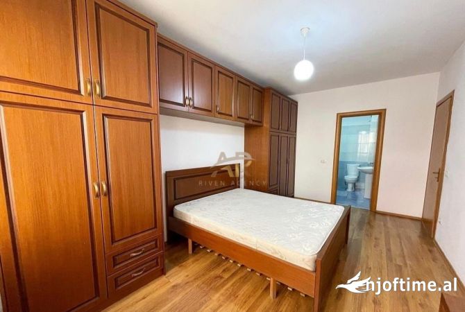 Shtepi me qera 2+1 ne Tirane - 550 Euro
