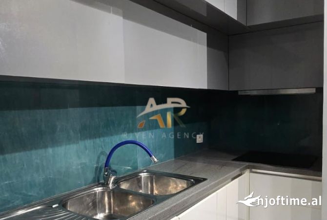 Shtepi me qera 2+1 ne Tirane - 700 Euro