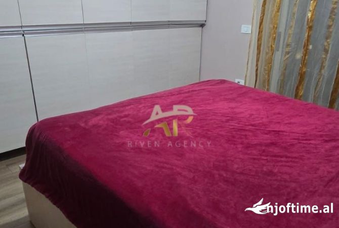 Shtepi me qera Apartament ne Tirane, 2+1, Mobilimi E mobiluar, Pagesa 700  Euro.