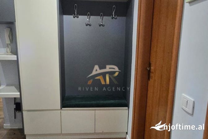 Shtepi me qera Apartament ne Tirane, 2+1, Mobilimi E mobiluar, Pagesa 700  Euro.