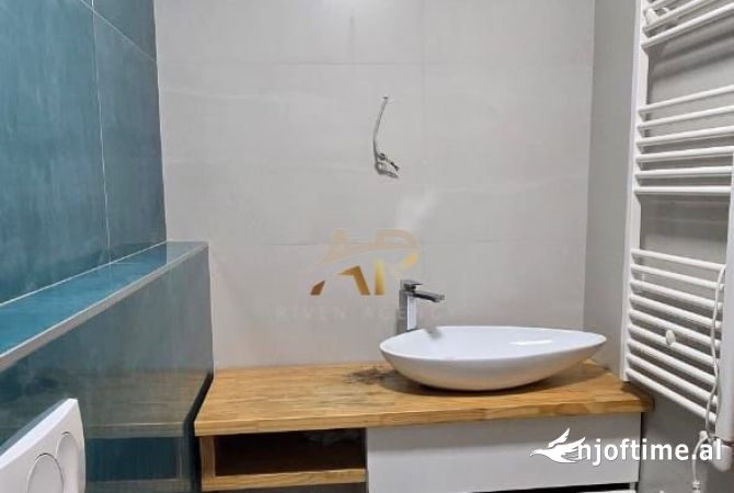 Shtepi me qera Apartament ne Tirane, 2+1, Mobilimi E mobiluar, Pagesa 700  Euro.