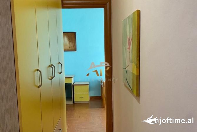 Shtepi me qera Apartament ne Tirane, 2+1, Mobilimi E mobiluar, Pagesa 600  Euro.