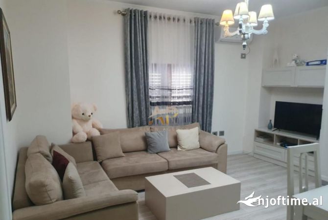 Shtepi me qera 2+1 ne Tirane - 650 Euro