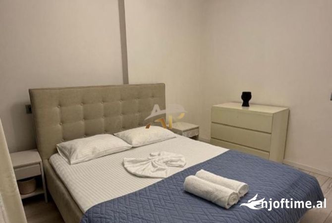 Shtepi me qera Apartament ne Tirane, 2+1, Mobilimi E mobiluar, Pagesa 650  Euro.