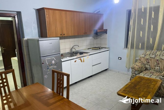 Shtepi me qera 1+1 ne Tirane - 40,000 Leke