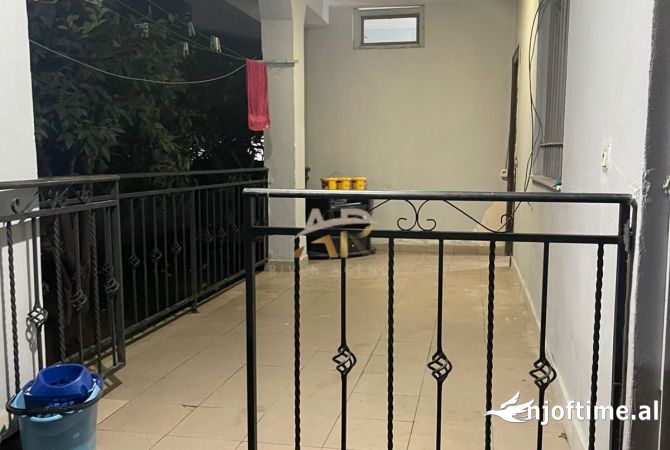 Shtepi me qera Apartament ne Tirane, 1+1, Mobilimi E mobiluar, Pagesa 40,000  Leke.