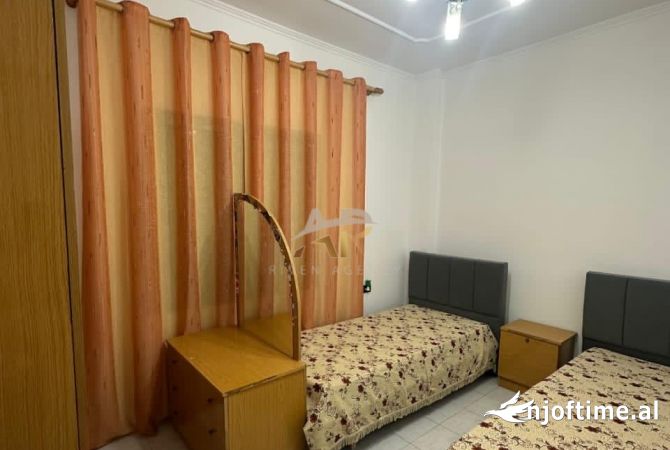 Shtepi me qera Apartament ne Tirane, 3+1, Mobilimi E mobiluar, Pagesa 40,000  Leke.