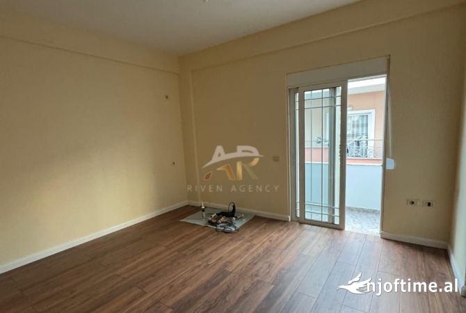Shtepi me qera 2+1 ne Tirane - 50,000 Leke