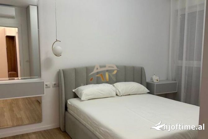 Shtepi me qera Apartament ne Tirane, 2+1, Mobilimi E mobiluar, Pagesa 80,000  Leke.