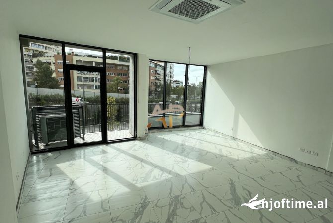 Ambient biznesi me qera 3+1 ne Tirane - 900 Euro